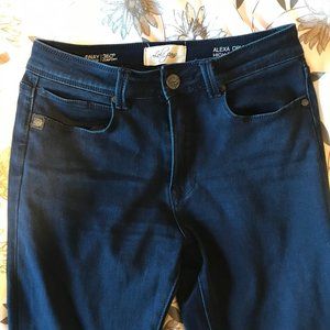 Lola Jeans: Skinny Embrace your Curves